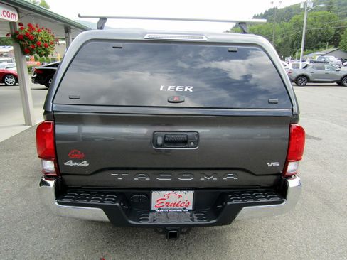 Used 2019 Toyota Tacoma 4x4 Double Cab image 4