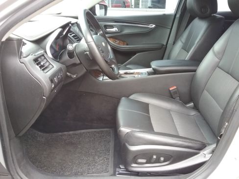 Used 2014 Chevrolet Impala LT image 2