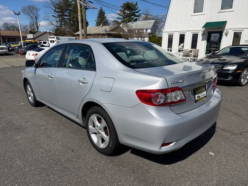 Used 2013 Toyota Corolla LE image 28