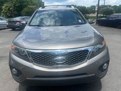 Used 2011 Kia Sorento AWD LX image 8