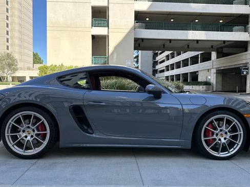 Used 2024 Porsche 718 Cayman GTS image 12