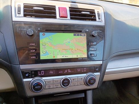 Used 2015 Subaru Outback 2.5i Premium image 9