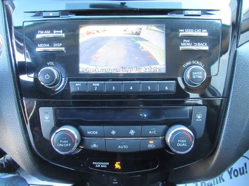 Used 2017 Nissan Rogue Sport SV image 13