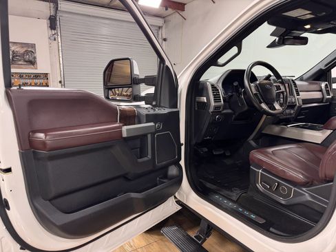 Used 2017 Ford F350 Platinum image 12