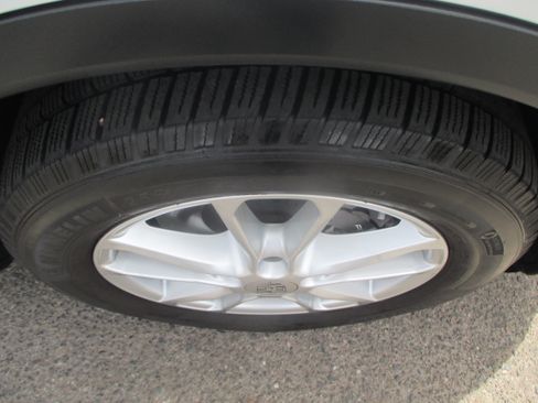 Used 2016 Porsche Cayenne image 20