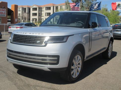 Used 2025 Land Rover Range Rover Long Wheelbase SE image 4