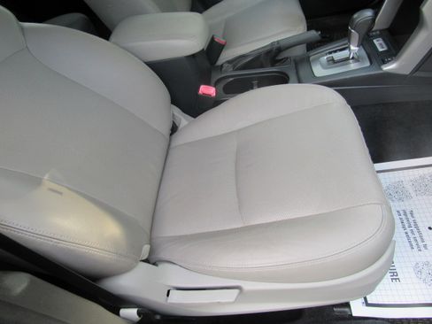 Used 2015 Subaru Forester 2.5i Limited AWD/4WD image 16