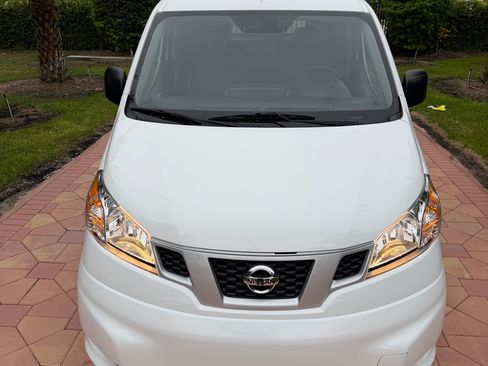 Used 2020 Nissan NV200 SV FWD image 2