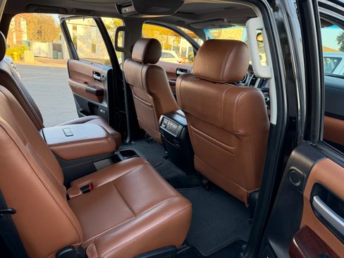Used 2016 Toyota Sequoia Platinum image 24