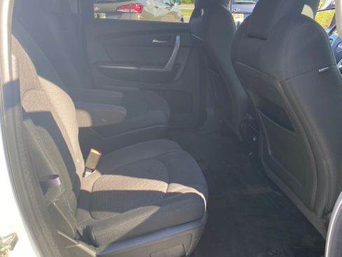 Used 2012 GMC Acadia SLE image 13