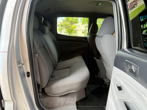 Used 2011 Toyota Tacoma 4x4 Double Cab image 19