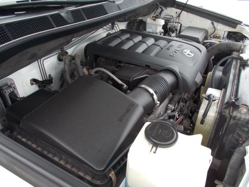 Used 2013 Toyota Tundra 4x4 Double Cab w/ SR5 & TRD image 6