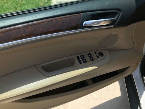 Used 2008 BMW X5 3.0si image 9