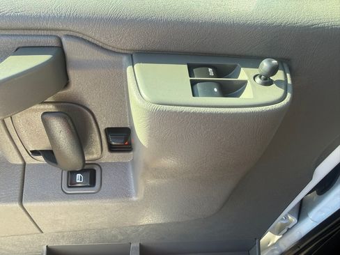 Used 2023 GMC Savana 2500 image 8