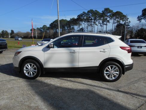 Used 2017 Nissan Rogue Sport SV image 4