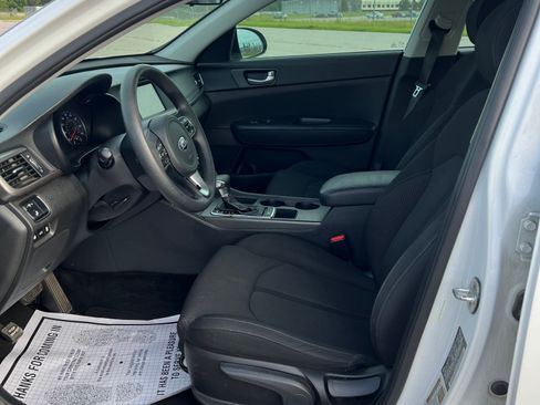 Used 2018 Kia Optima LX FWD image 14