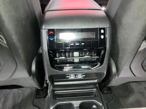 Used 2023 Jeep Grand Cherokee L Laredo image 22