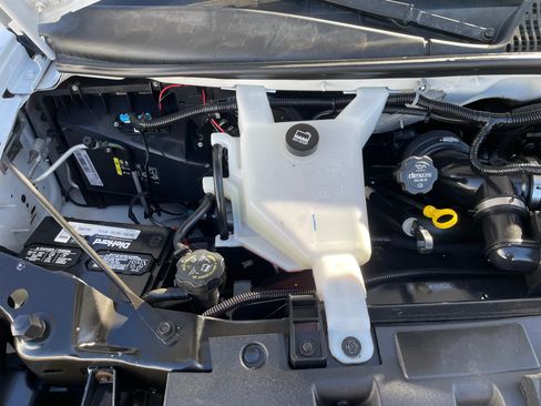 Used 2019 Chevrolet Express 3500 image 27