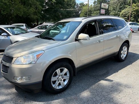 Used 2012 Chevrolet Traverse LT image 1