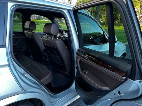 Used 2017 BMW X3 xDrive28i image 18