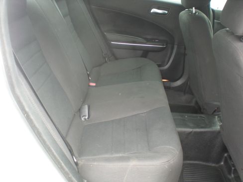 Used 2018 Dodge Charger UNAVAIL RWD image 6