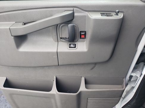 Used 2020 Chevrolet Express 2500 image 14