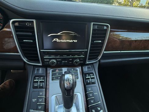 Used 2013 Porsche Panamera image 18