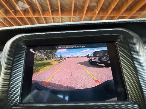 Used 2021 Jeep Gladiator Willys AWD/4WD image 13