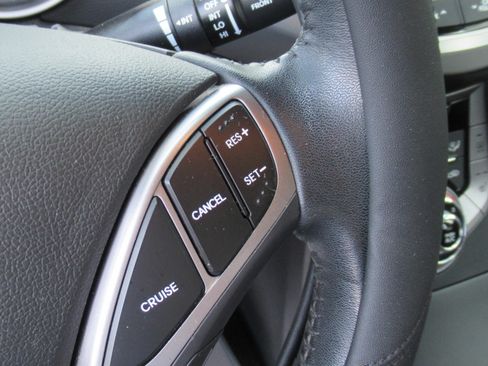 Used 2013 Hyundai Elantra GLS image 19