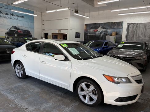 Used 2014 Acura ILX w/ Premium Package FWD image 9