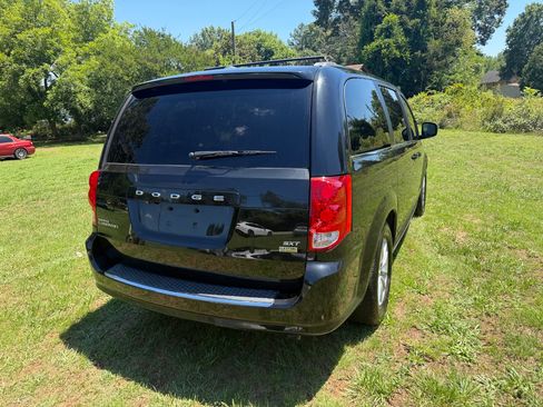 Used 2019 Dodge Grand Caravan SXT FWD image 29