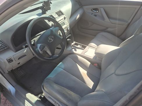 Used 2011 Toyota Camry LE Sedan FWD image 5