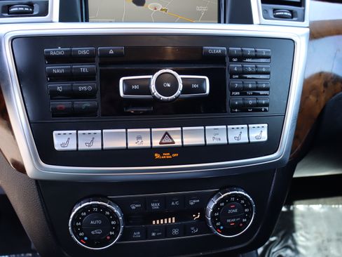 Used 2015 Mercedes-Benz GL 550 image 34