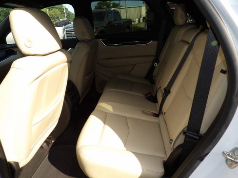 Used 2019 Cadillac XT5 FWD image 15