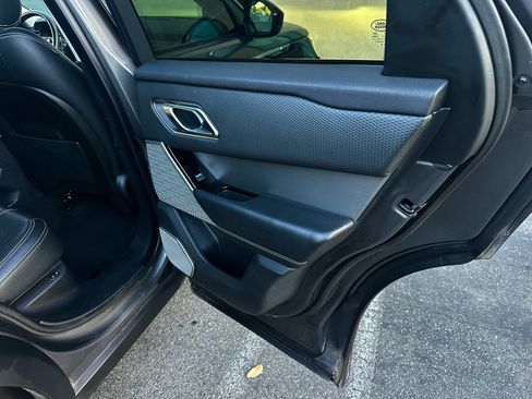 Used 2018 Land Rover Range Rover Velar S AWD/4WD image 12