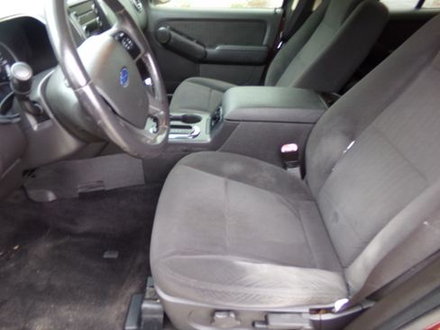 Used 2010 Ford Explorer XLT image 11