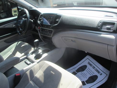 Used 2019 Honda Pilot EX image 4