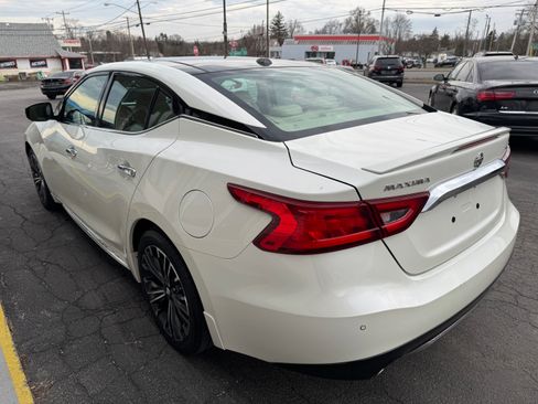 Used 2017 Nissan Maxima Platinum image 4