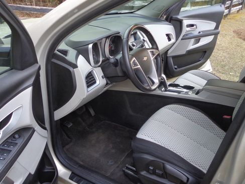 Used 2011 Chevrolet Equinox LS image 8