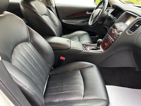 Used 2017 INFINITI QX50 image 12