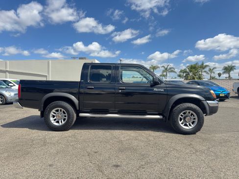 Used 2000 Nissan Frontier image 9