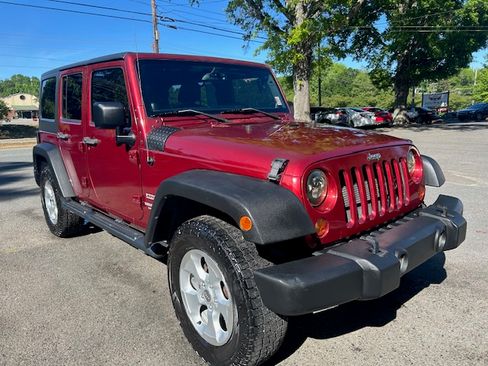 Used 2013 Jeep Wrangler 4WD Unlimited Sport image 7