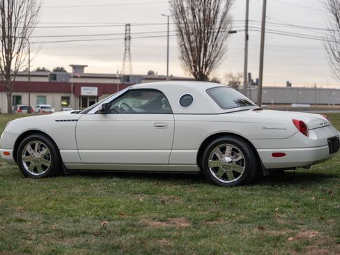 Used 2003 Ford Thunderbird image 8