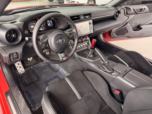 Used 2022 Toyota GR86 Premium image 7