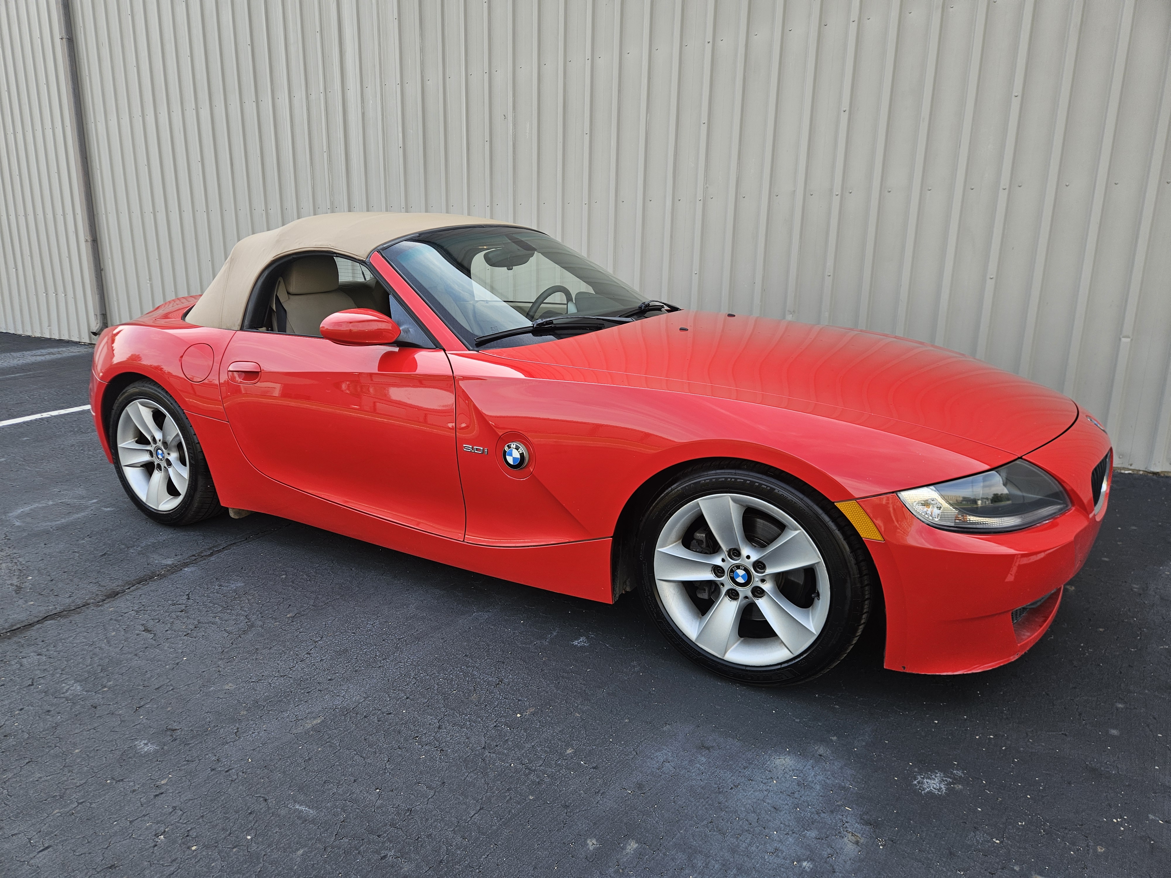 Used 2006 BMW Z4 3.0i Roadster RWD image 4