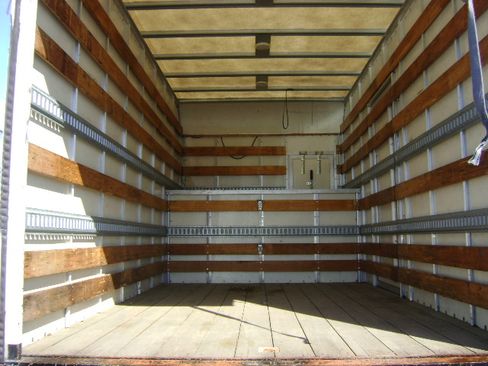 Used 2017 Ford F550 image 21