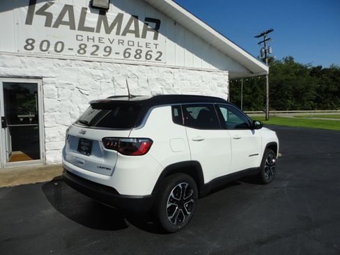 Used 2023 Jeep Compass 4WD Limited image 5
