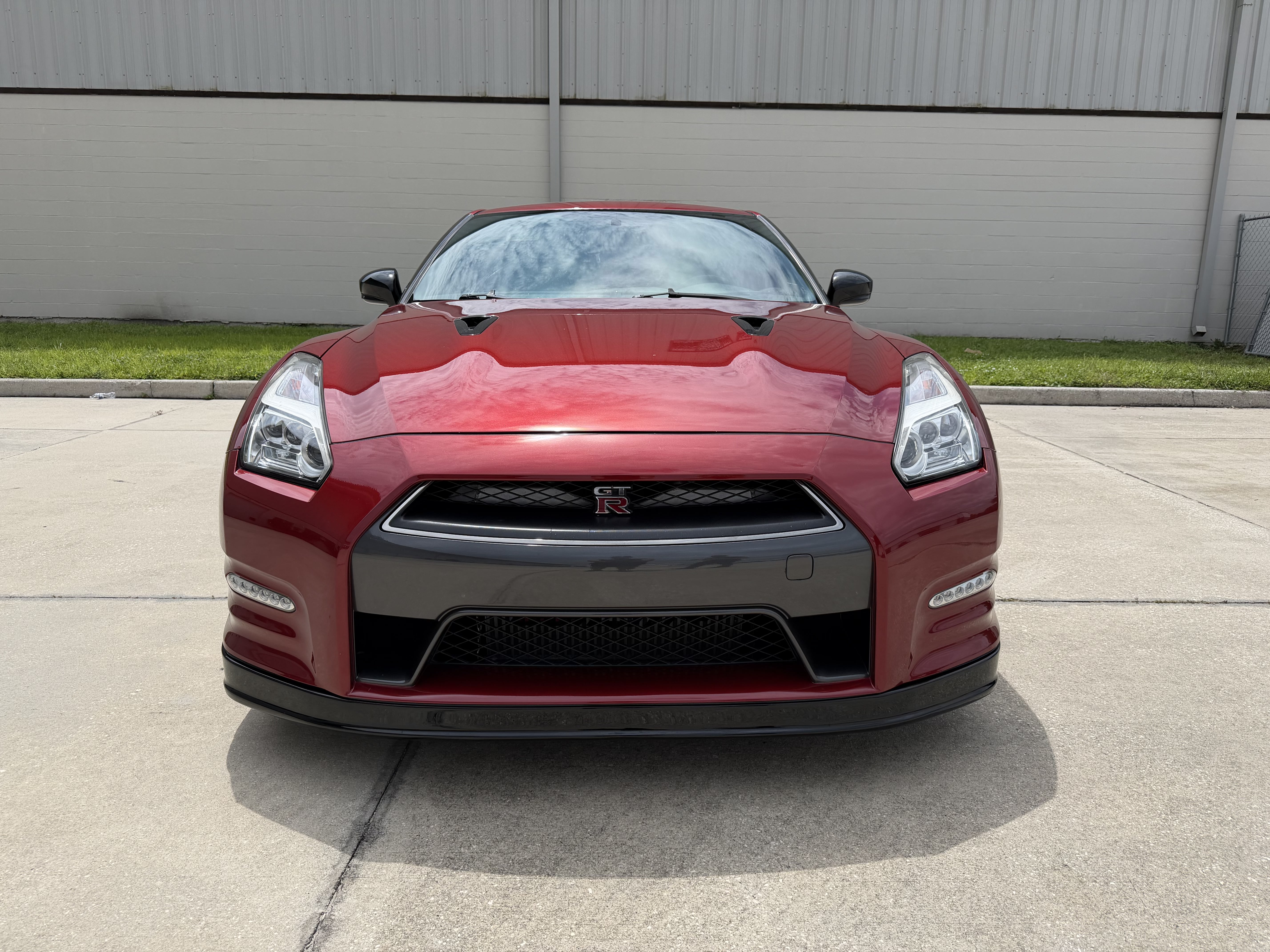 Used 2015 Nissan GT-R Premium AWD/4WD image 3