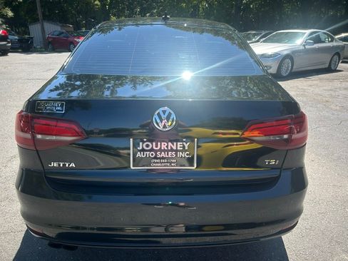Used 2016 Volkswagen Jetta Sport Sedan FWD image 4