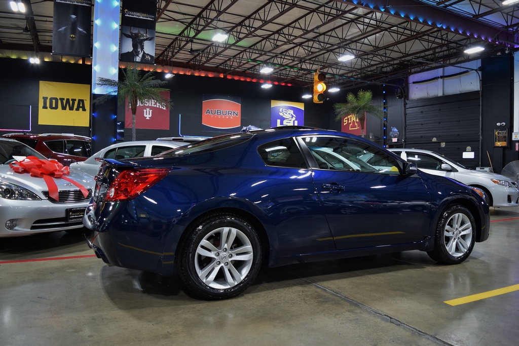 Used 2011 Nissan Altima 2.5 S Coupe FWD image 14